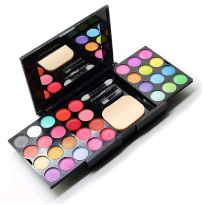 All-in-One Makeup Kit for Women – Full Set with Eyeshadow, Blush, Bronzer & Concealer Palette