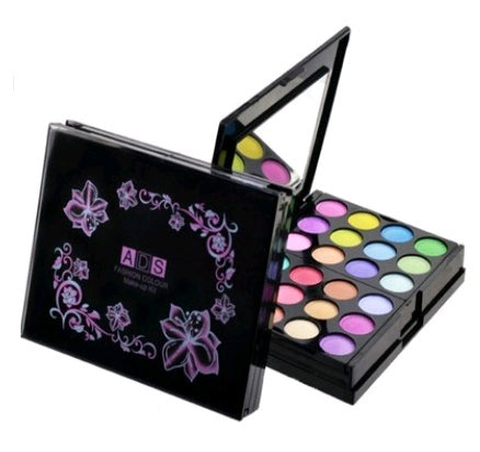 All-in-One Makeup Kit for Women – Full Set with Eyeshadow, Blush, Bronzer & Concealer Palette