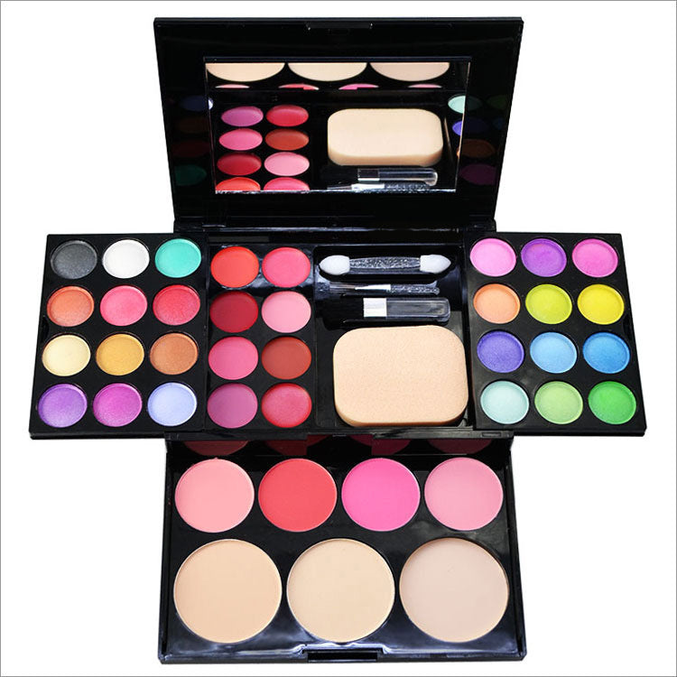 All-in-One Makeup Kit for Women – Full Set with Eyeshadow, Blush, Bronzer & Concealer Palette